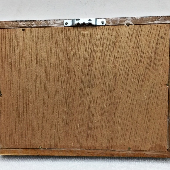 2 Mask Set Showing Facial Make-up in Chinese Opera - Picture 8 of 8